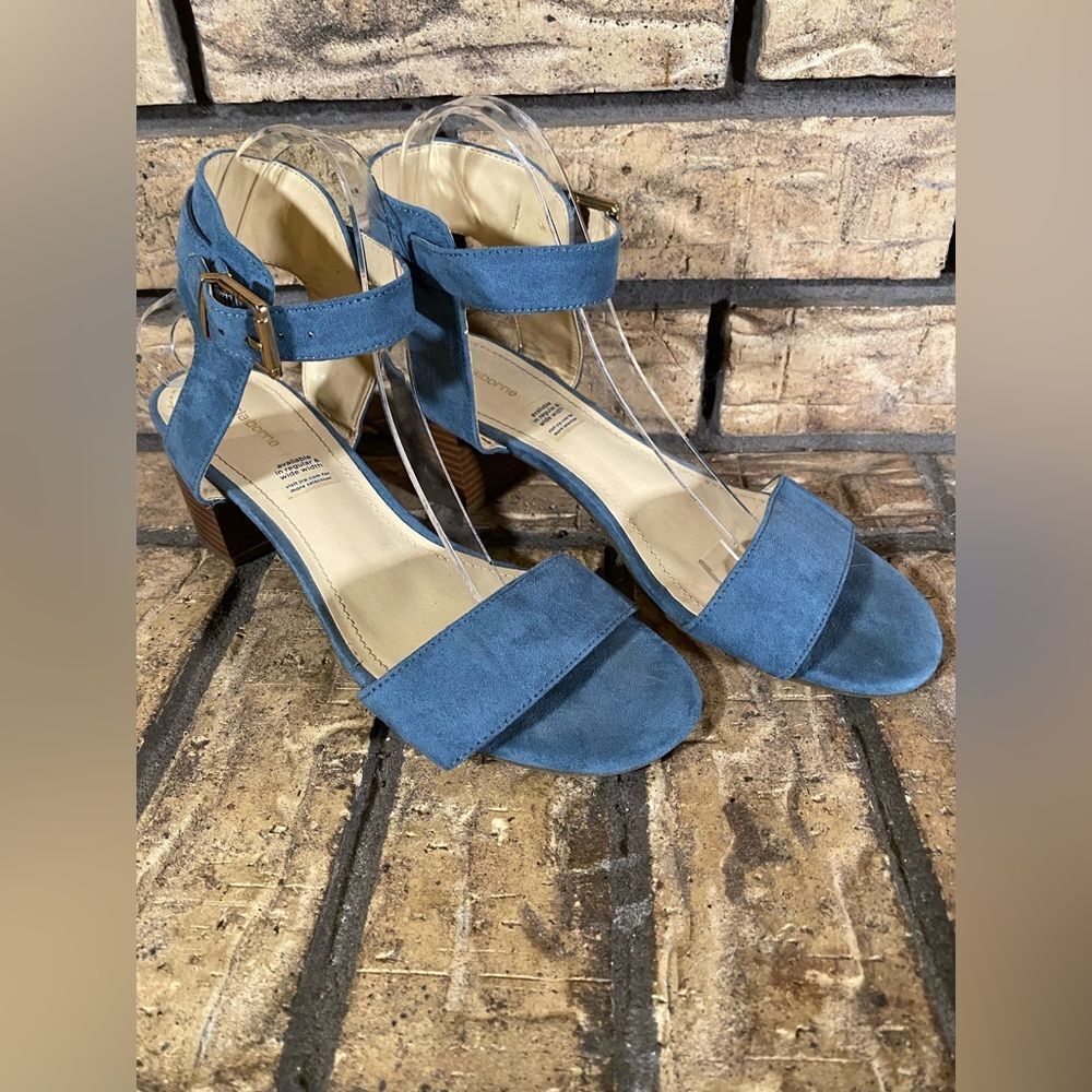 Blue‎ Liz Claiborne heels